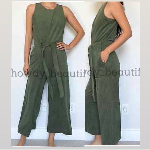 Banana republic Jumpsuit forest green Sleeveless. Size 0 petite Suede s - Picture 1 of 14